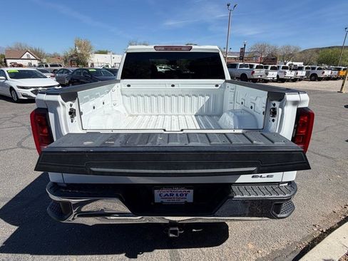 Used 2023 GMC Sierra 1500 SLE image 21