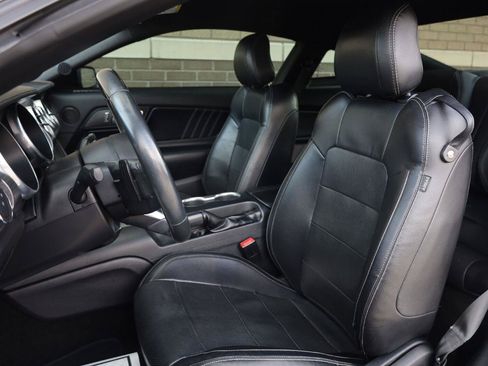 Used 2018 Ford Mustang GT Premium w/ GT Performance Package RWD image 13