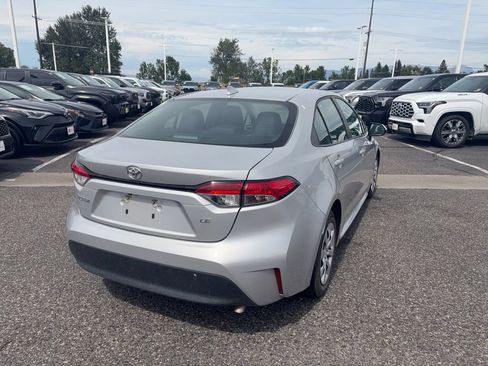 Used 2024 Toyota Corolla LE FWD image 2
