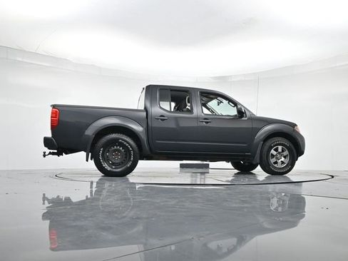 Used 2013 Nissan Frontier PRO-4X image 30