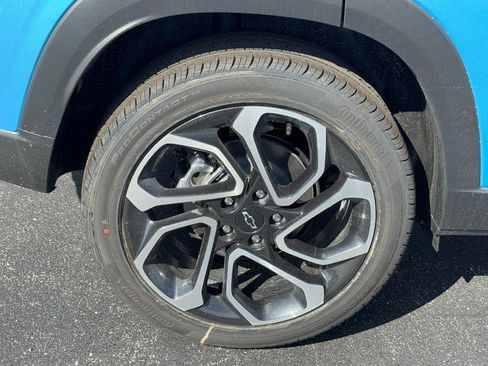 New 2026 Chevrolet Trax RS w/ Sunroof Package image 4