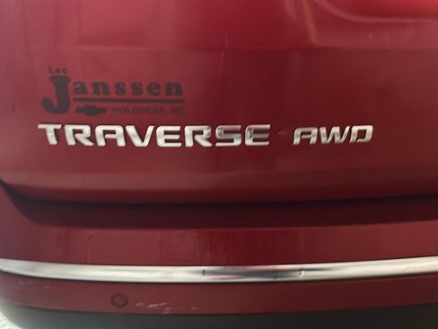 Used 2023 Chevrolet Traverse High Country image 5