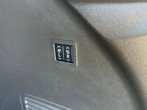 Used 2018 Buick Enclave Premium w/ Experience Buick Package image 7