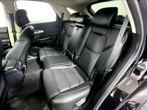 Certified 2025 Genesis GV70 2.5T AWD/4WD image 27