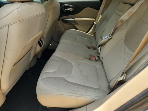 Used 2019 Jeep Cherokee Latitude w/ Popular Appearance Group FWD image 30