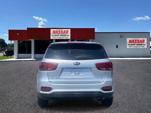 Used 2020 Kia Sorento AWD V6 image 5