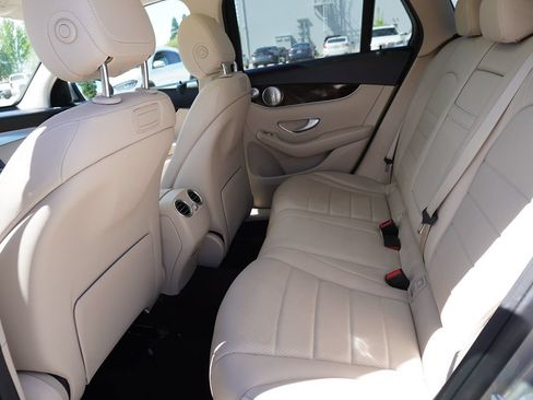 Used 2019 Mercedes-Benz GLC 300 4MATIC image 20