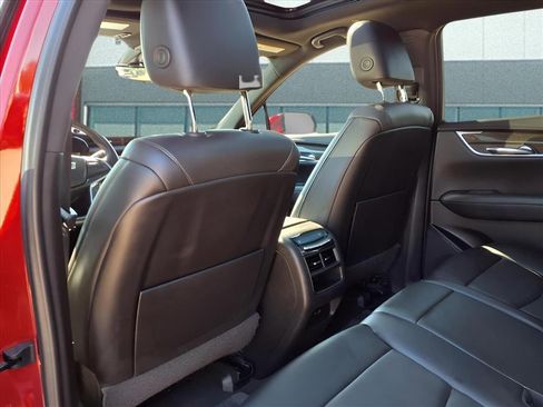 Used 2022 Cadillac XT5 Sportv w/ Technology Package image 13