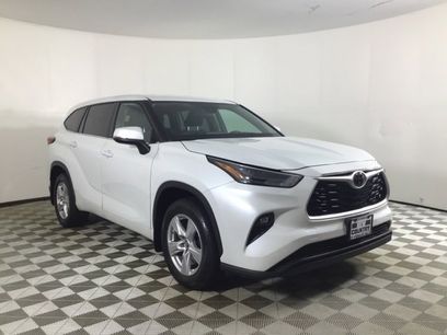 Certified 2022 Toyota Highlander LE