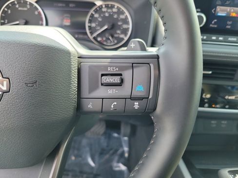 Used 2025 Nissan Rogue SV w/ SV Premium Package FWD image 22