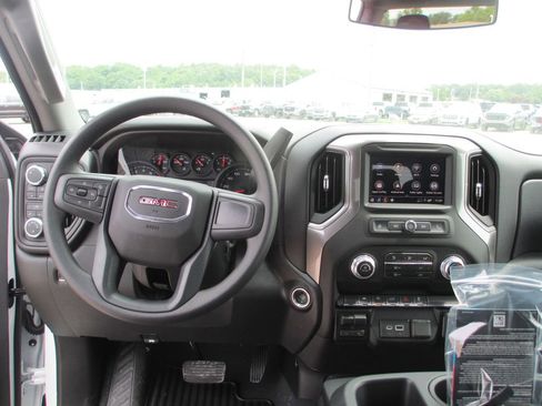 New 2026 GMC Sierra 1500 Pro w/ Graphite Edition AWD/4WD image 13