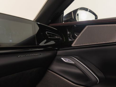 Certified 2025 Ferrari Purosangue AWD/4WD image 23
