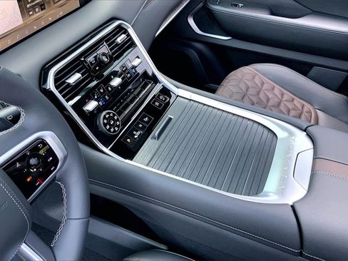 New 2026 Nissan Armada Platinum Reserve image 8