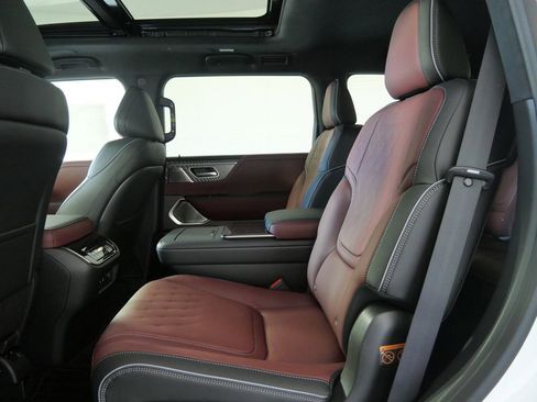 New 2026 INFINITI QX80 Autograph AWD/4WD image 17