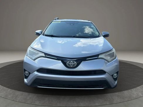 Used 2017 Toyota RAV4 XLE AWD/4WD image 3