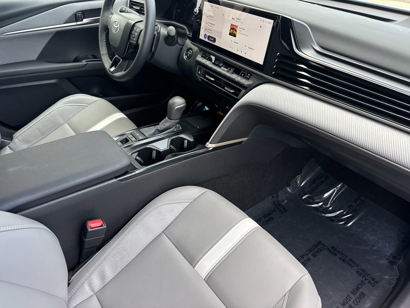 Used 2026 Toyota Camry SE w/ Multimedia Upgrade Package FWD image 15
