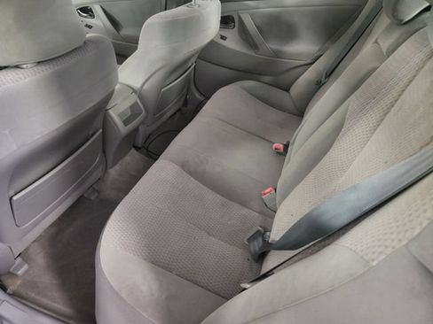 Used 2011 Toyota Camry LE FWD image 17