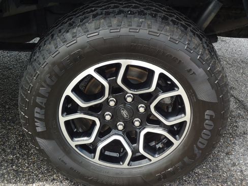 Used 2022 Ford F150 XLT w/ Equipment Group 302A High AWD/4WD image 9