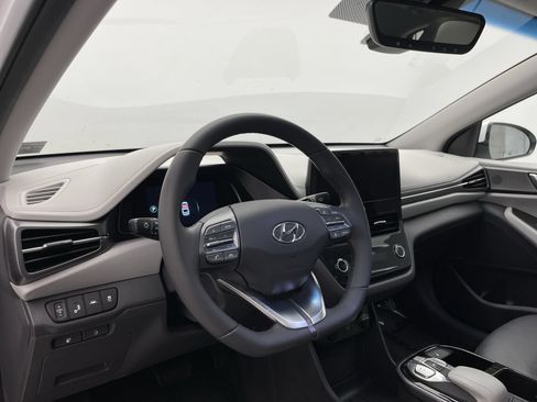 Used 2020 Hyundai Ioniq Limited FWD image 10