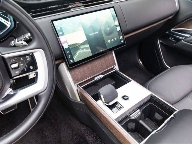 Used 2025 Land Rover Range Rover SE AWD/4WD image 26