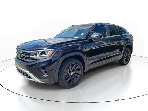 Used 2023 Volkswagen Atlas Cross Sport SE w/ Black Wheel Package FWD image 5