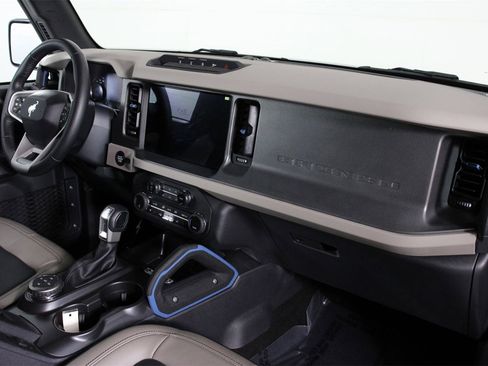 Used 2024 Ford Bronco Wildtrak image 25