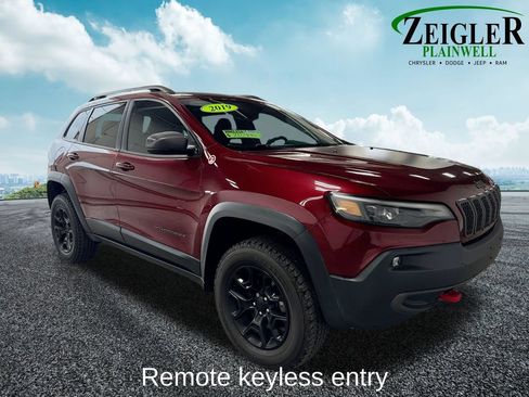 Used 2019 Jeep Cherokee Trailhawk w/ Comfort & Convenience Group AWD/4WD image 7