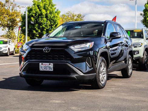 Used 2024 Toyota RAV4 XLE FWD image 3