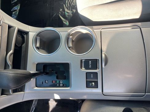 Used 2012 Toyota Highlander 4WD w/ Tech Pkg image 24