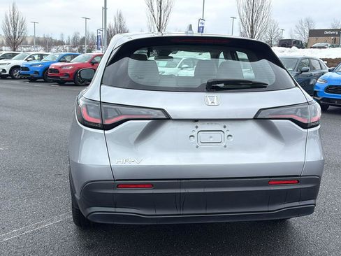 Used 2023 Honda HR-V LX image 9