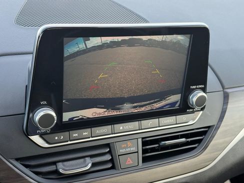 Used 2025 Nissan Altima 2.5 SV image 24