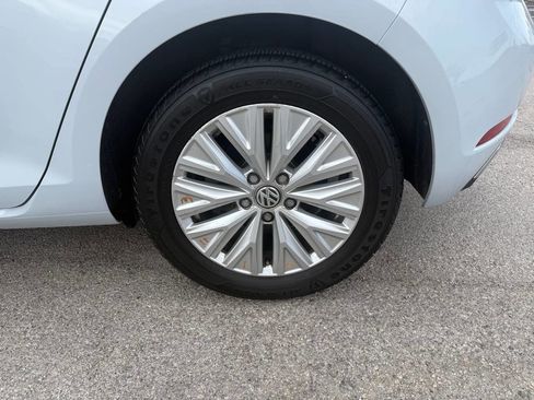 Used 2020 Volkswagen Golf 4-Door image 29