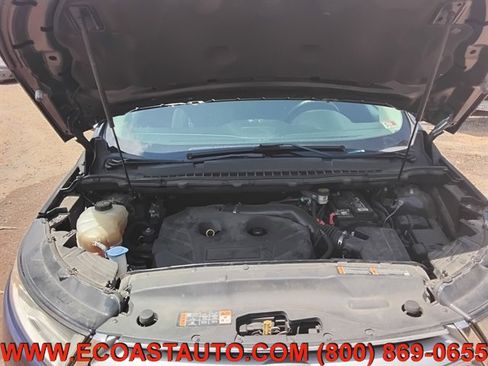 Used 2016 Ford Edge SE image 9