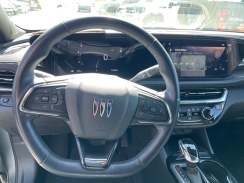 Used 2024 Buick Envista Sport Touring w/ Convenience II Package FWD image 7