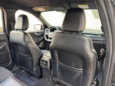 Used 2024 Ford Escape ST-Line w/ Tech Pack #1 FWD image 33
