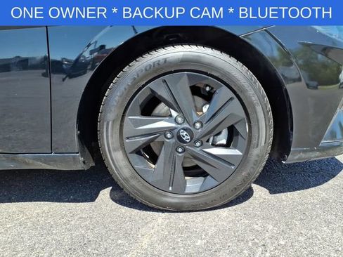 Used 2023 Hyundai Elantra SEL w/ Cargo Package FWD image 9