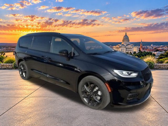 New 2026 Chrysler Pacifica Select w/ S Appearance Package AWD/4WD image 8