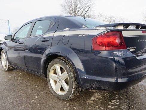 Used 2013 Dodge Avenger SE image 27