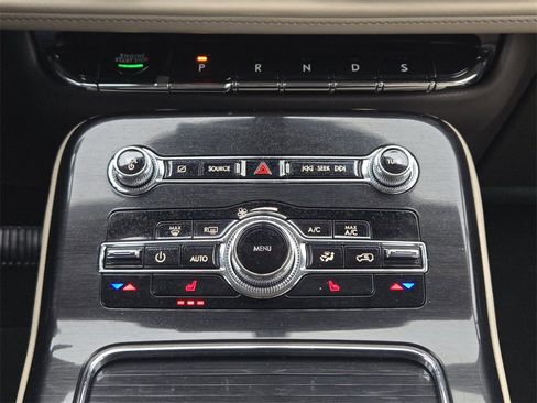 Used 2023 Lincoln Nautilus FWD w/ Premium Package image 19