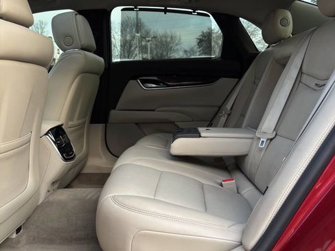 Used 2013 Cadillac XTS Premium image 14