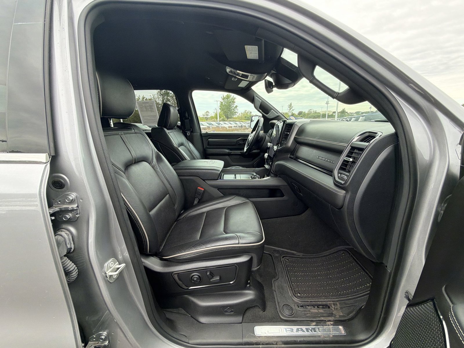 Used 2024 RAM 1500 Limited w/ Body Color Bumper Group AWD/4WD image 26