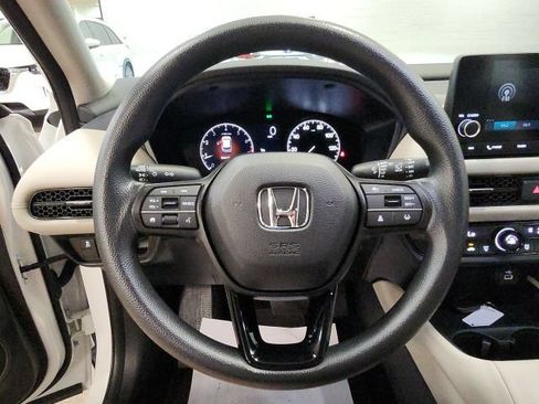Used 2024 Honda HR-V LX image 19