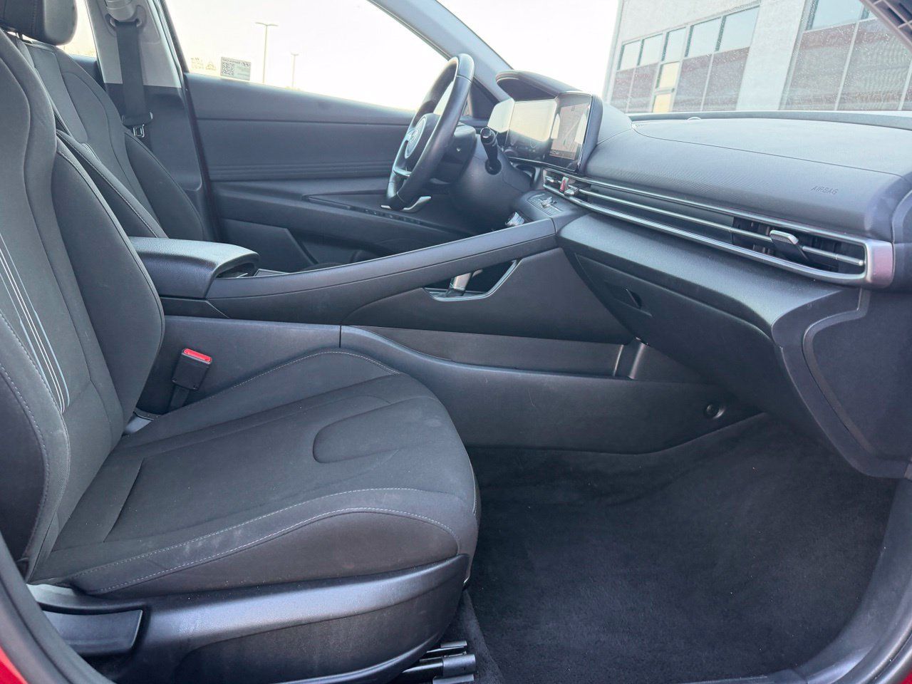 Used 2025 Hyundai Elantra SEL FWD image 27