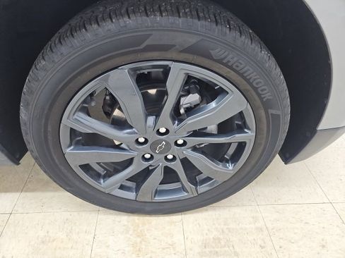 Used 2023 Chevrolet Equinox RS w/ LPO, Floor Liner Package image 9