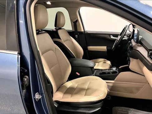 Used 2020 Ford Escape Titanium w/ Titanium Premium Package 2.0 AWD/4WD image 38