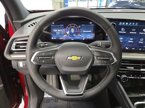 New 2026 Chevrolet Traverse LT w/ Sun and Wheel Package AWD/4WD image 12