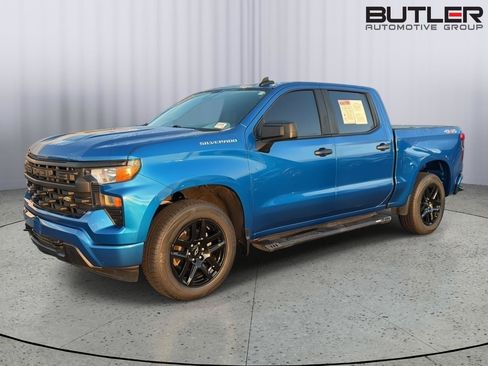 Used 2023 Chevrolet Silverado 1500 Custom AWD/4WD image 1