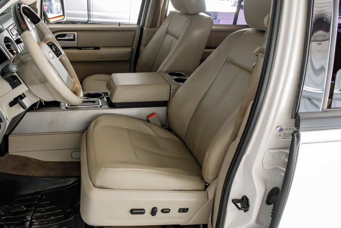 Used 2014 Ford Expedition EL Limited w/ Equipment Group 301A AWD/4WD image 28