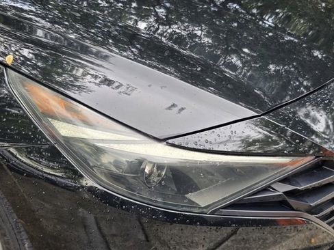 Used 2023 Hyundai Elantra SE FWD image 13