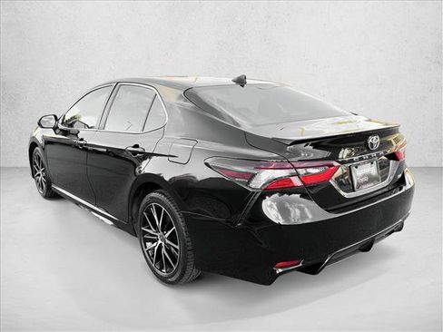 Used 2024 Toyota Camry SE image 5